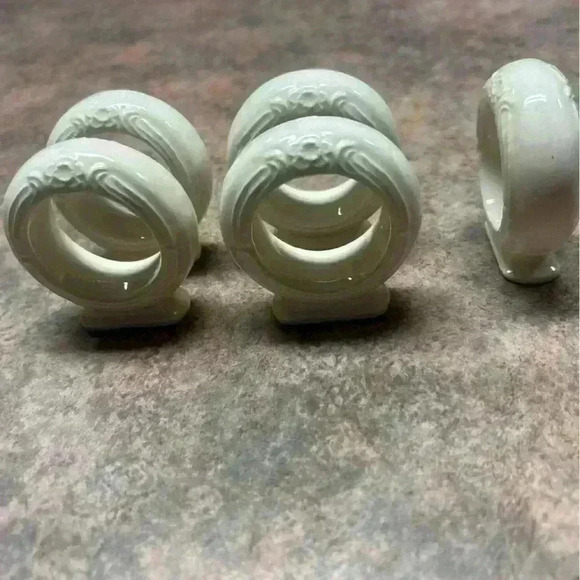 Set of (5 )Vintage White Ceramic Porcelain Napkin Rings Holders Table Decor - Picture 2 of 6